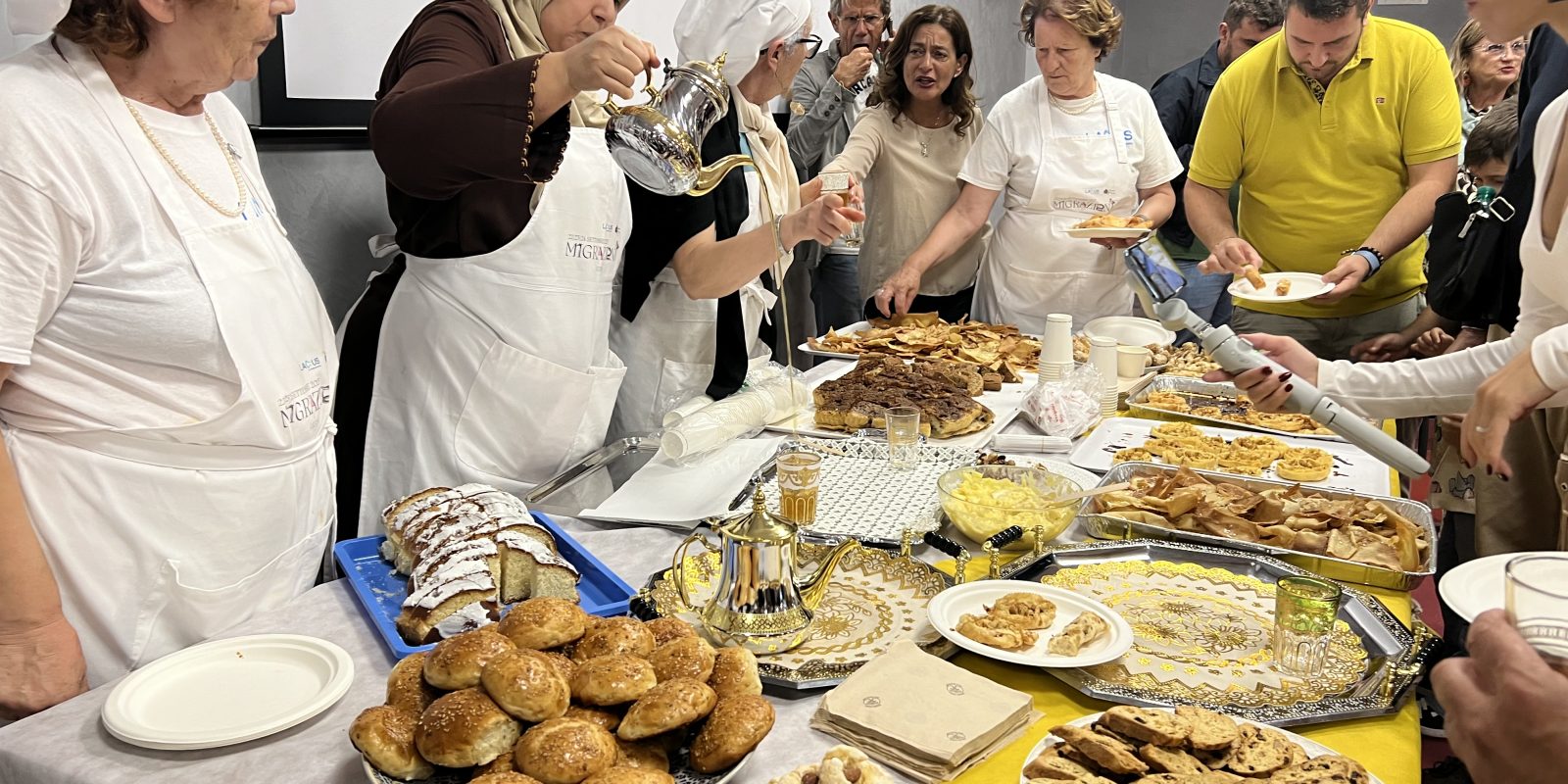 Tè Marocchino E Dolci Della Laguna Di Lesina